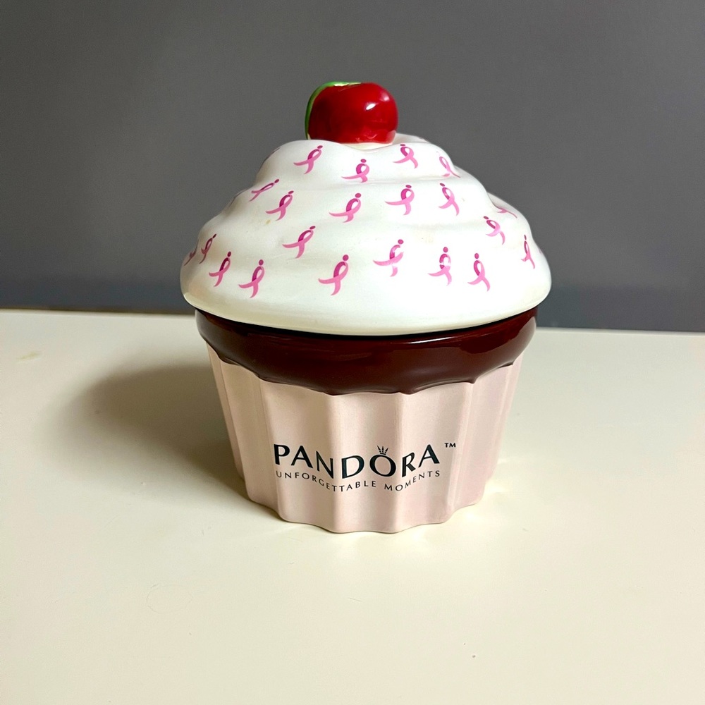 Pandora Cupcake Jewelry Box Limited Edition for Breast Cancer Awareness.